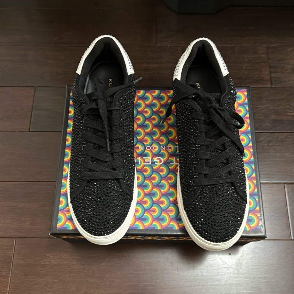 Kurt Geiger 
New inbox never worn